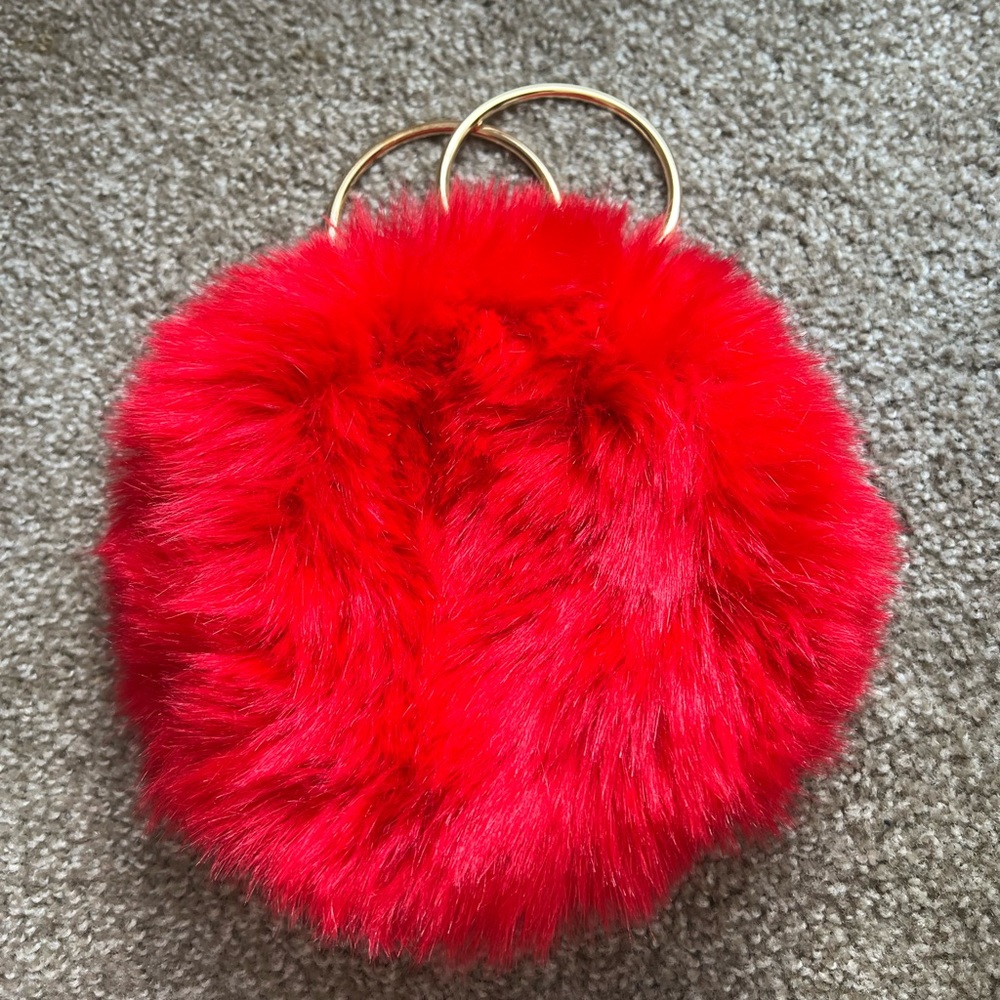 Red fluffy purse ❤️